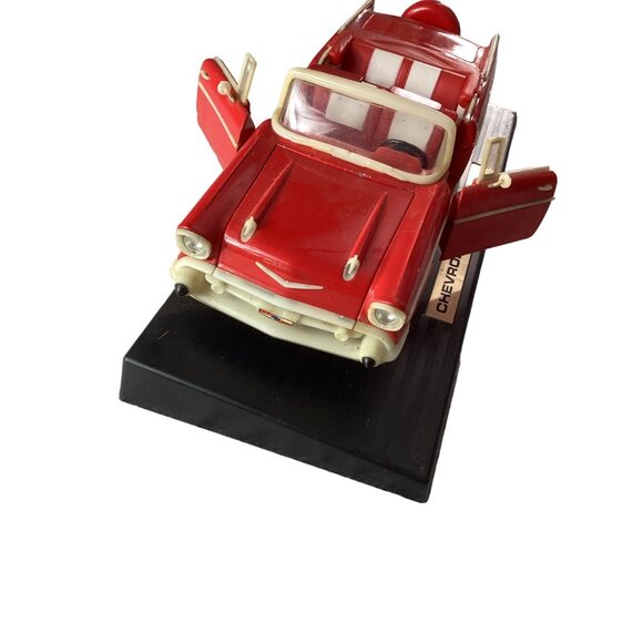 Maisto 1957 Chevy Bel Air Convertible Car*Automobile * Model* Red* Die Cast* - Picture 3 of 10